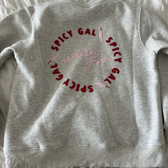 Spicy White Fox Crewneck - Picture 2 of 3